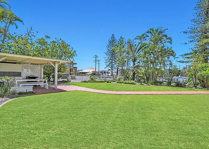 Albatross North Apartments